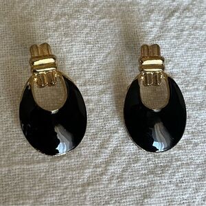 VTG 80’s 90’s Elegant Black and Gold Tone Earrings